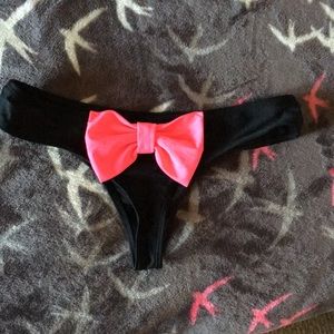 Brazilian booty enhancing pinup bow bottoms M new